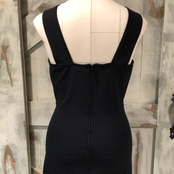Veronica Beard sleeveless V- neck scuba sheath dress - Picture 5 of 13